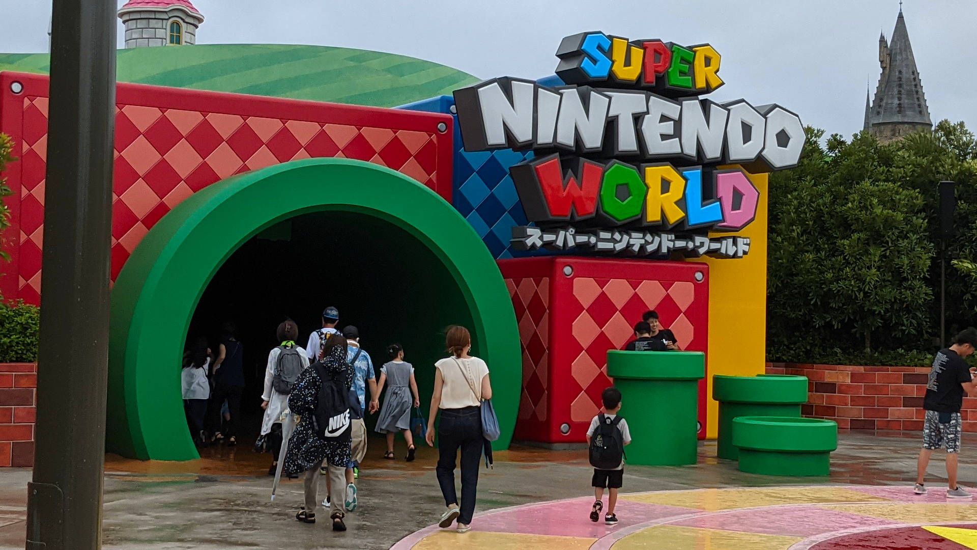 Super Nintendo World - Pipe Entrance