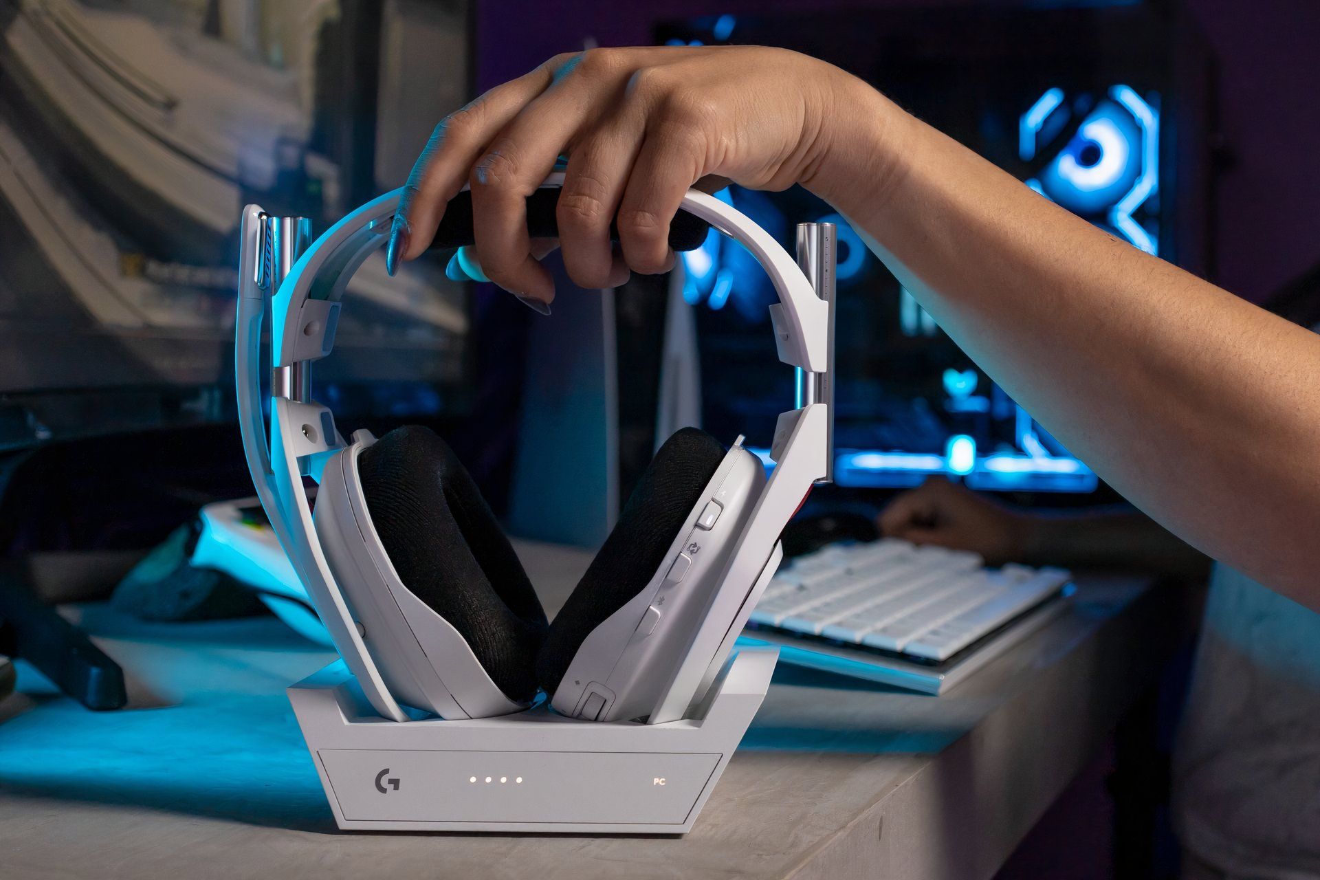 Review: Logitech Astro A50 LIGHTSPEED Offers One Headset Review: Logitech Astro A50 LIGHTSPEED Offers One Headset