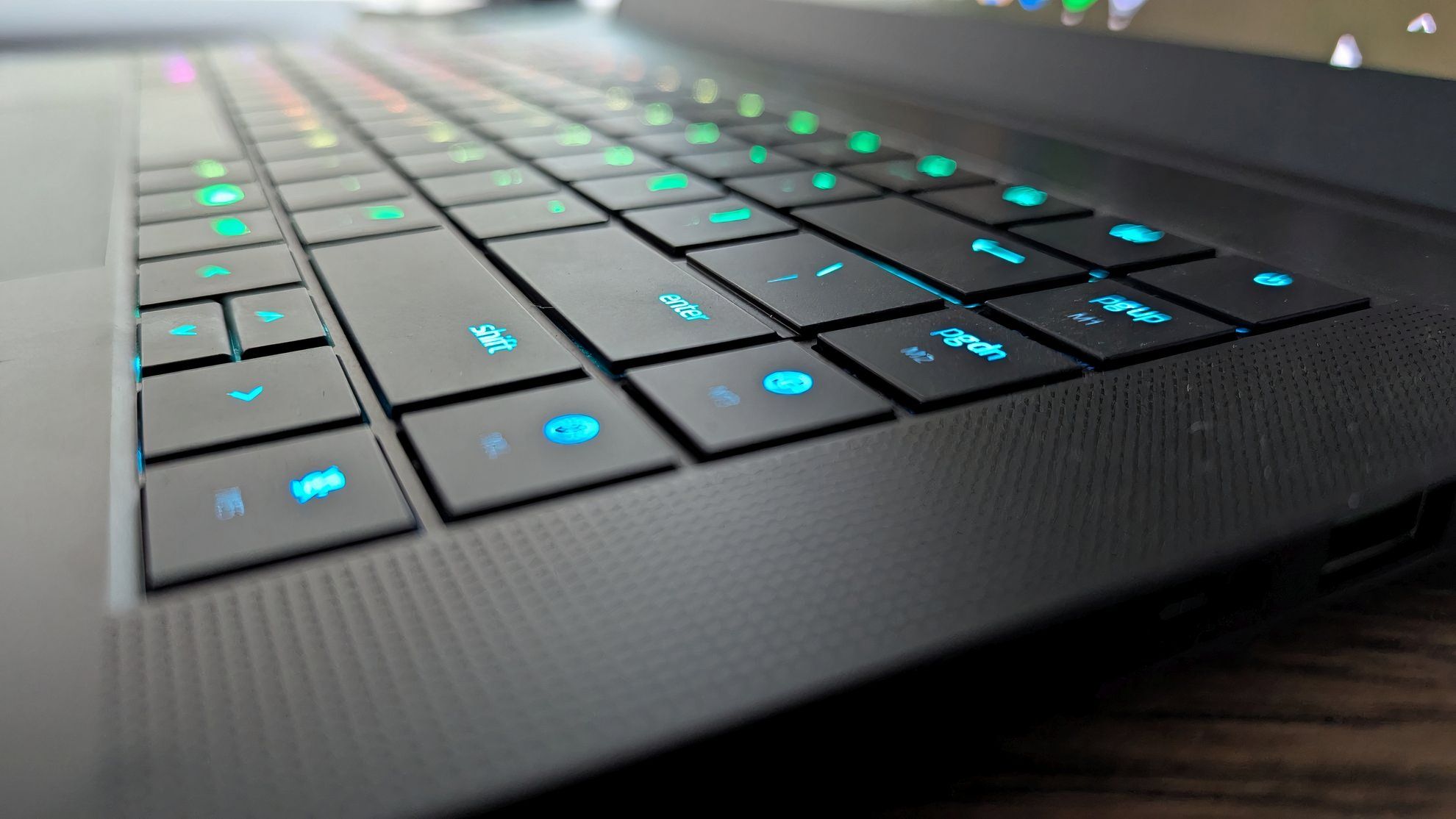 Review: Razer Blade 16 (2025) OLED Display is a Marvel